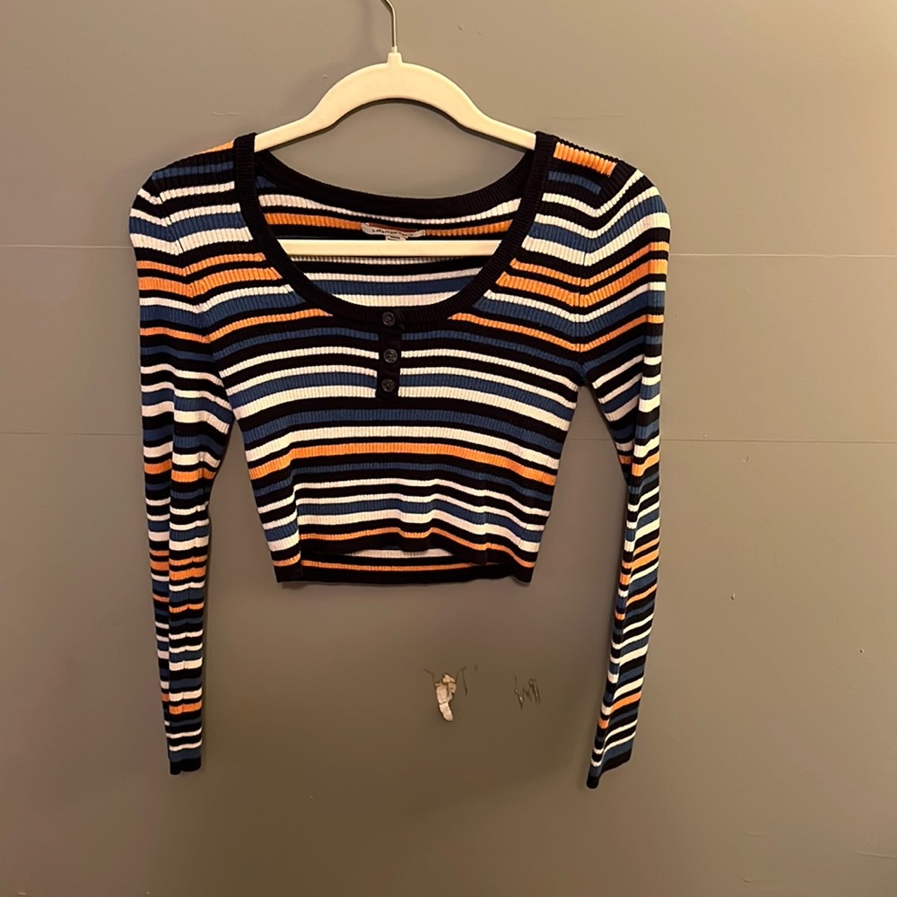 Long sleeve crop top